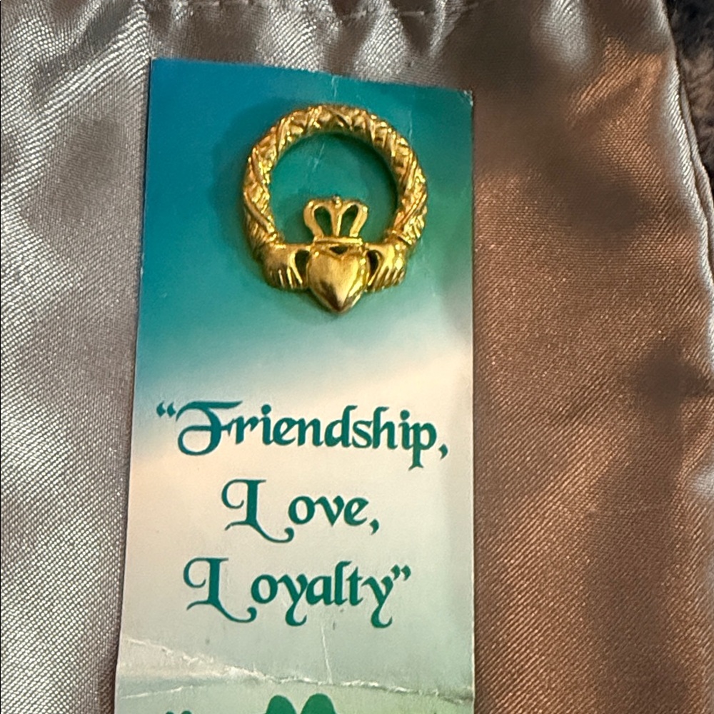 Gold Claddagh Ring Brooch